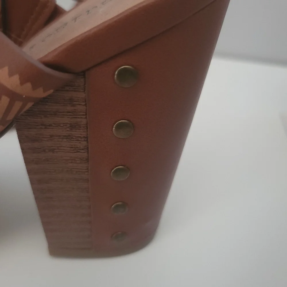 Indigo Rd. Wedges - Picture 7 of 10